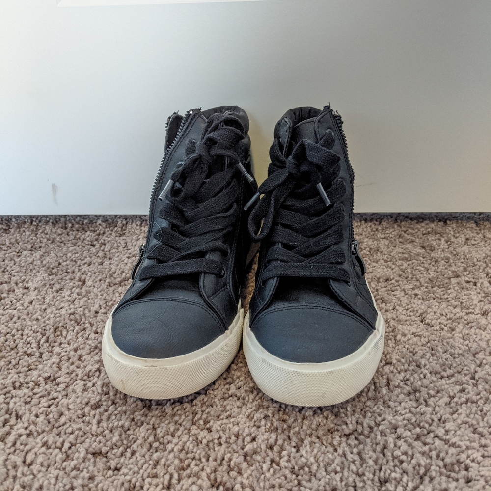 Shoes - Picture 3 of 3